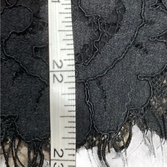 Ann Taylor size 0 black floral lace overlay pencil skirt. - Picture 6 of 6